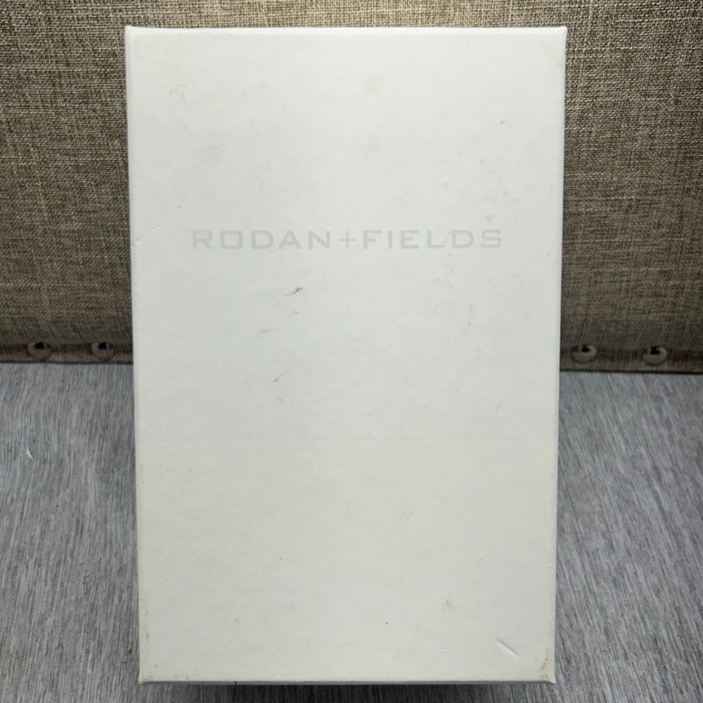 Rodan + Fields Pore Cleansing System Tool with Pore Prep Solution and Tips White
